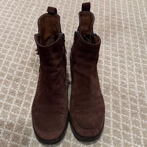 Elegant Brown Suede Heeled Boots